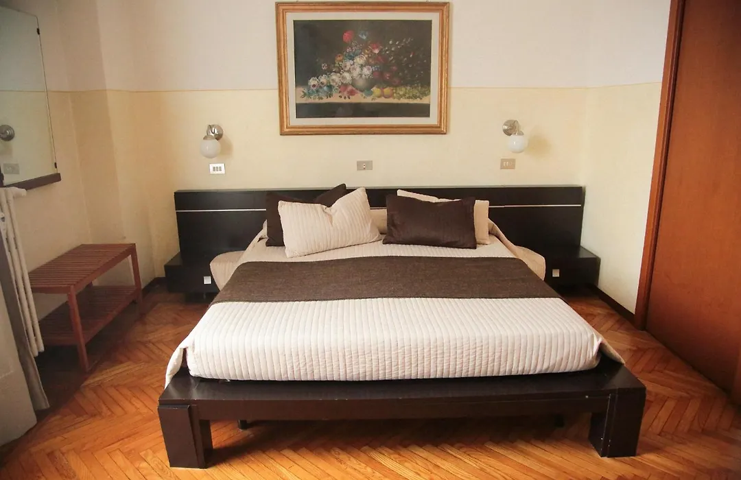 Albergo Garisenda Con Terrazza Panoramica Sulle Due Torri-1