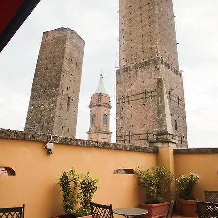 Albergo Garisenda Con Terrazza Panoramica Sulle Due Torri-2